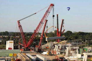 這才叫技術活 四臺起重機空中接力吊梁 300t重