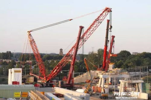 這才叫技術活 四臺起重機空中接力吊梁 300t重