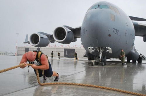 200噸飛機算毛線 這些車拉動它們玩一樣 你能想象嗎