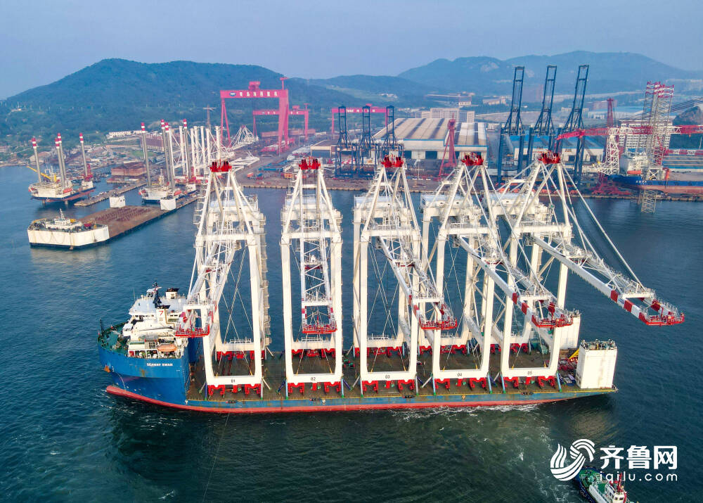 中國(guó)制造再展實(shí)力 “山東造”超大型岸橋助力埃及港口現(xiàn)代化升級(jí)